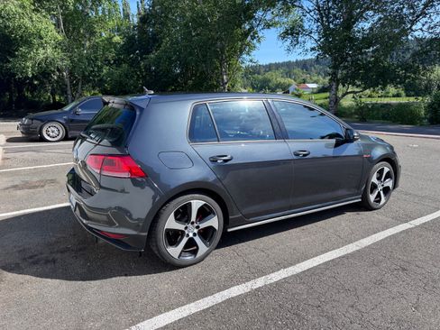 Used 2016 Volkswagen GTI Autobahn w/ Lighting Package (SEL) FWD image 5