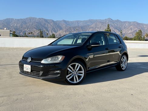 Used 2016 Volkswagen Golf SE w/ Lighting Package FWD image 1