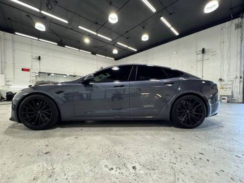 Used 2022 Tesla Model S Plaid image 9