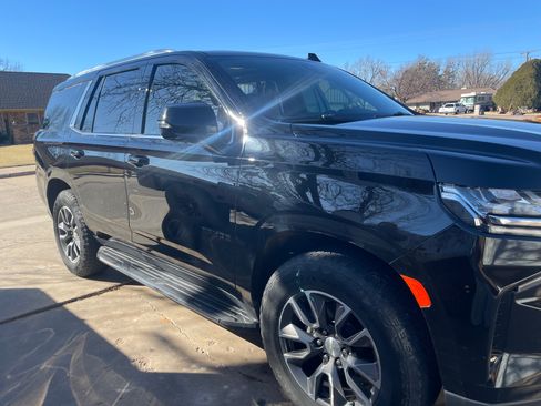 Used 2021 Chevrolet Tahoe LT w/ LT Signature Package image 2