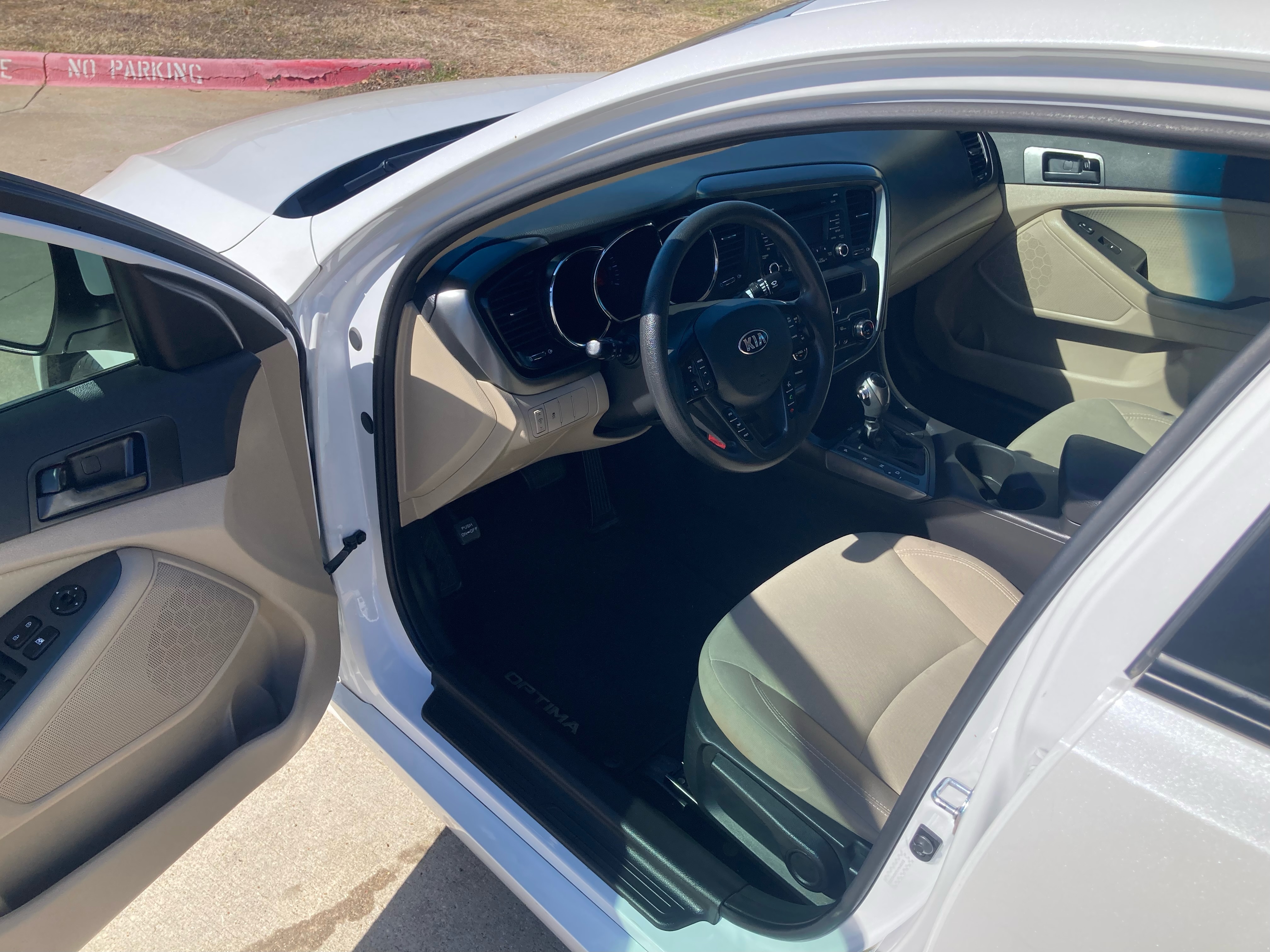 Used 2013 Kia Optima LX FWD image 12