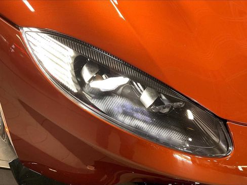 Used 2019 Aston Martin V8 Vantage Coupe 2D image 11