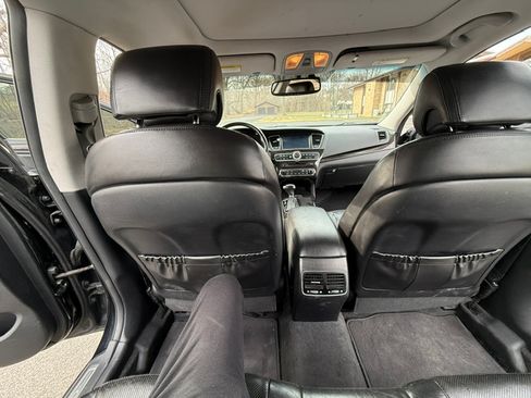 Used 2014 Kia Cadenza Premium w/ Luxury Package FWD image 27