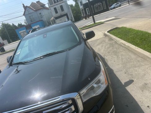 Used 2018 GMC Acadia SLT AWD/4WD image 10