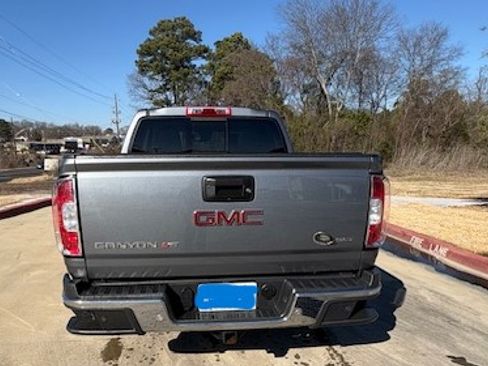Used 2019 GMC Canyon SLT w/ Driver Alert Package image 8