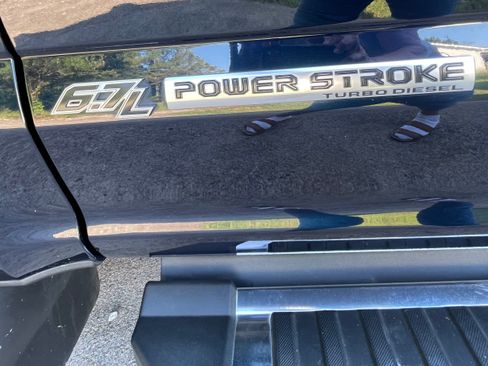 Used 2022 Ford F350 4x4 Crew Cab DRW Super Duty image 17