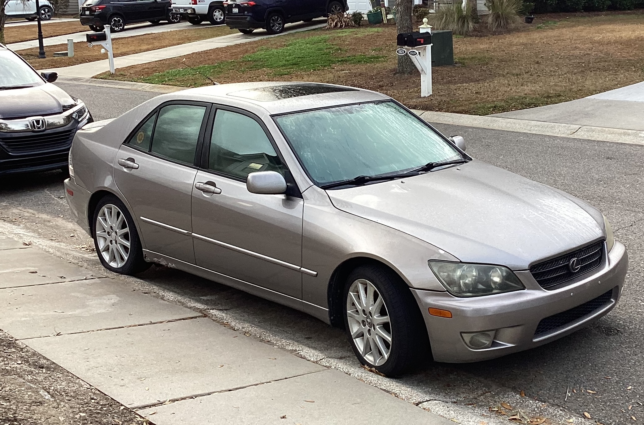 Used 2003 Lexus IS 300 RWD image 4