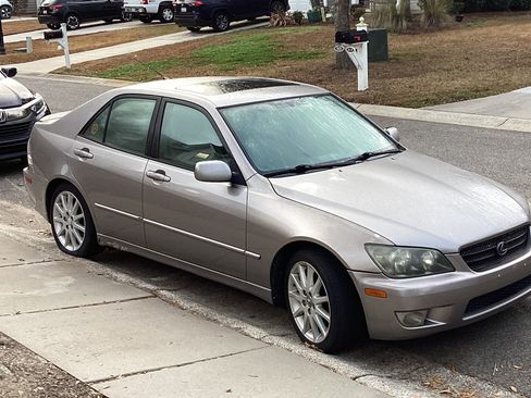 Used 2003 Lexus IS 300 image 4