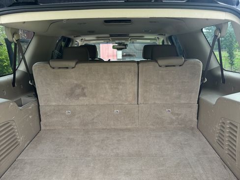 Used 2018 Chevrolet Suburban LT AWD/4WD image 18