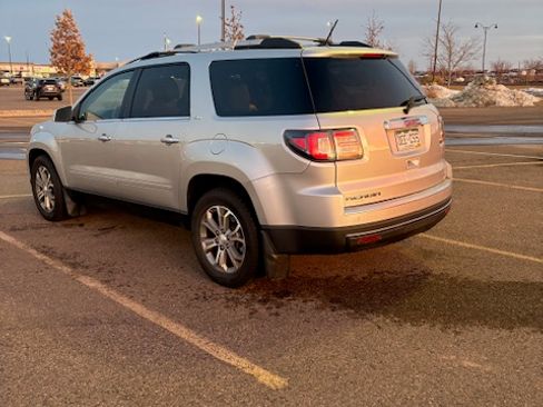 Used 2015 GMC Acadia SLT w/ Technology Package image 4