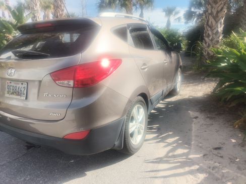 Used 2012 Hyundai Tucson GLS image 2