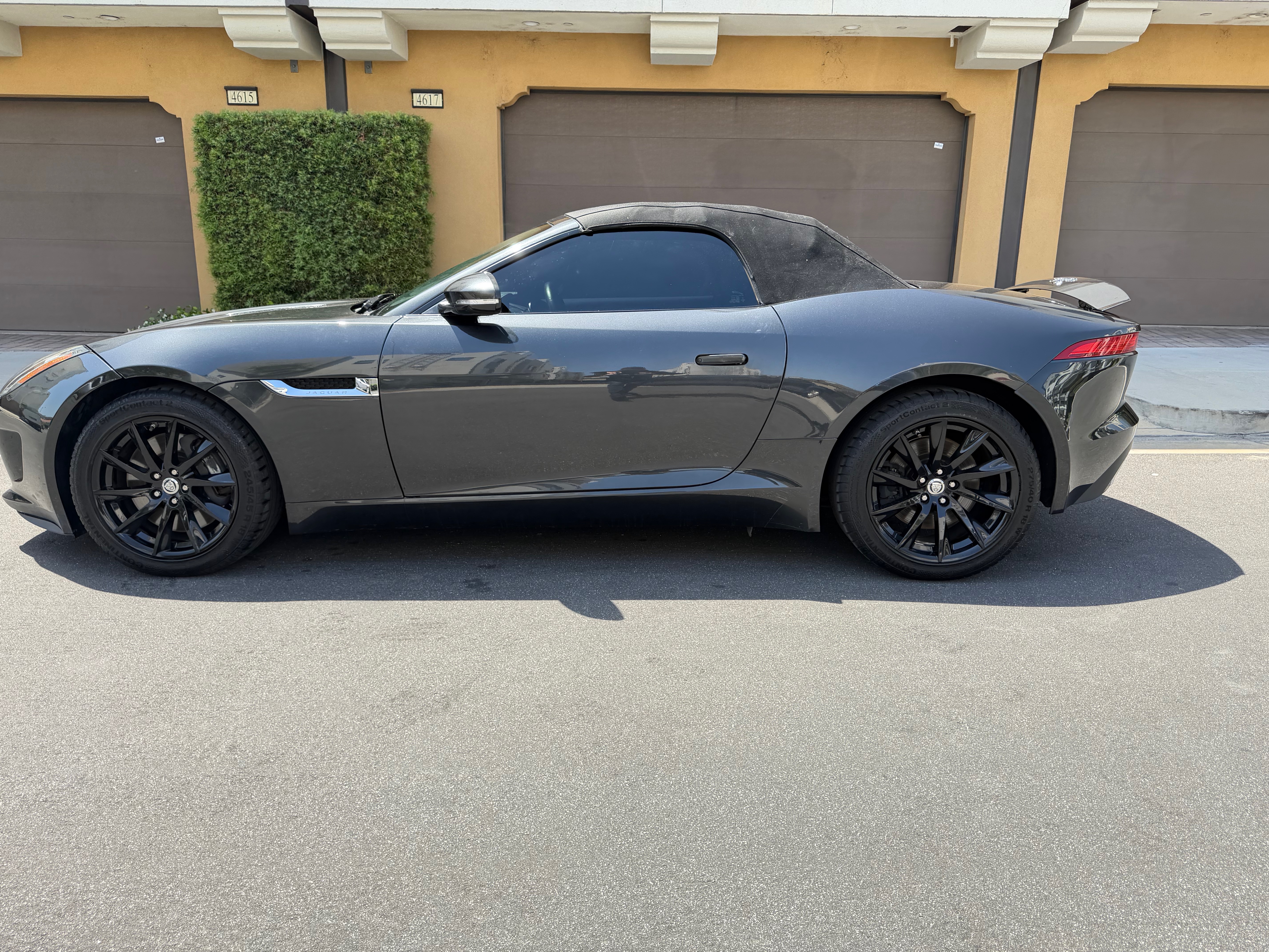 Used 2014 Jaguar F-TYPE Convertible RWD image 11