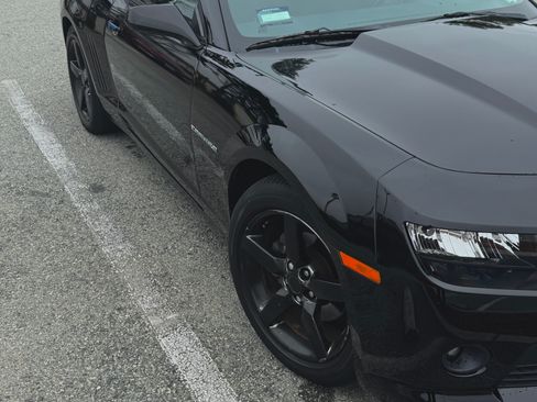 Used 2015 Chevrolet Camaro LT RWD image 1