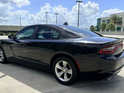 Used 2016 Dodge Charger SXT RWD image 6
