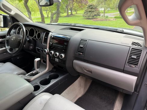Used 2010 Toyota Sequoia Limited AWD/4WD image 18