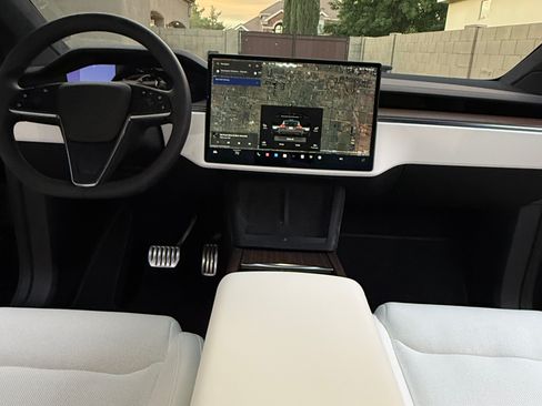 Used 2026 Tesla Model X image 11