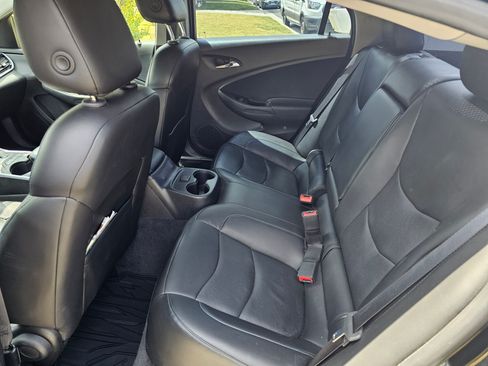 Used 2018 Chevrolet Volt LT w/ LT Driver Confidence Package image 4