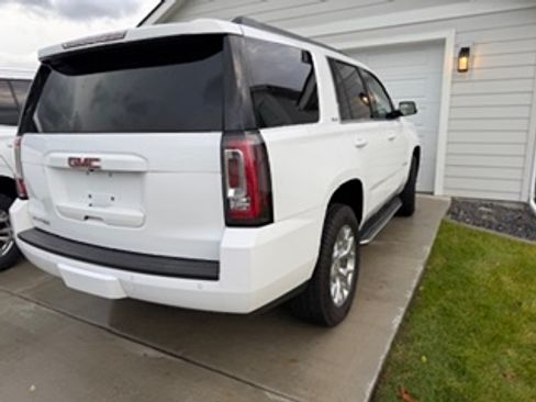 Used 2018 GMC Yukon SLE w/ SLE Value Package image 19