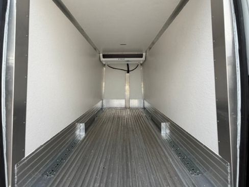 Used 2022 Mercedes-Benz Sprinter 2500 image 14