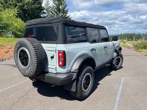 Used 2021 Ford Bronco Badlands image 2