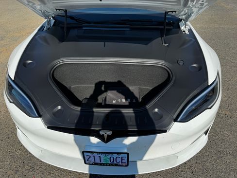 Used 2024 Tesla Model S image 8