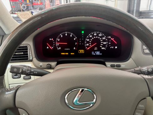 Used 2001 Lexus LS 430 image 8