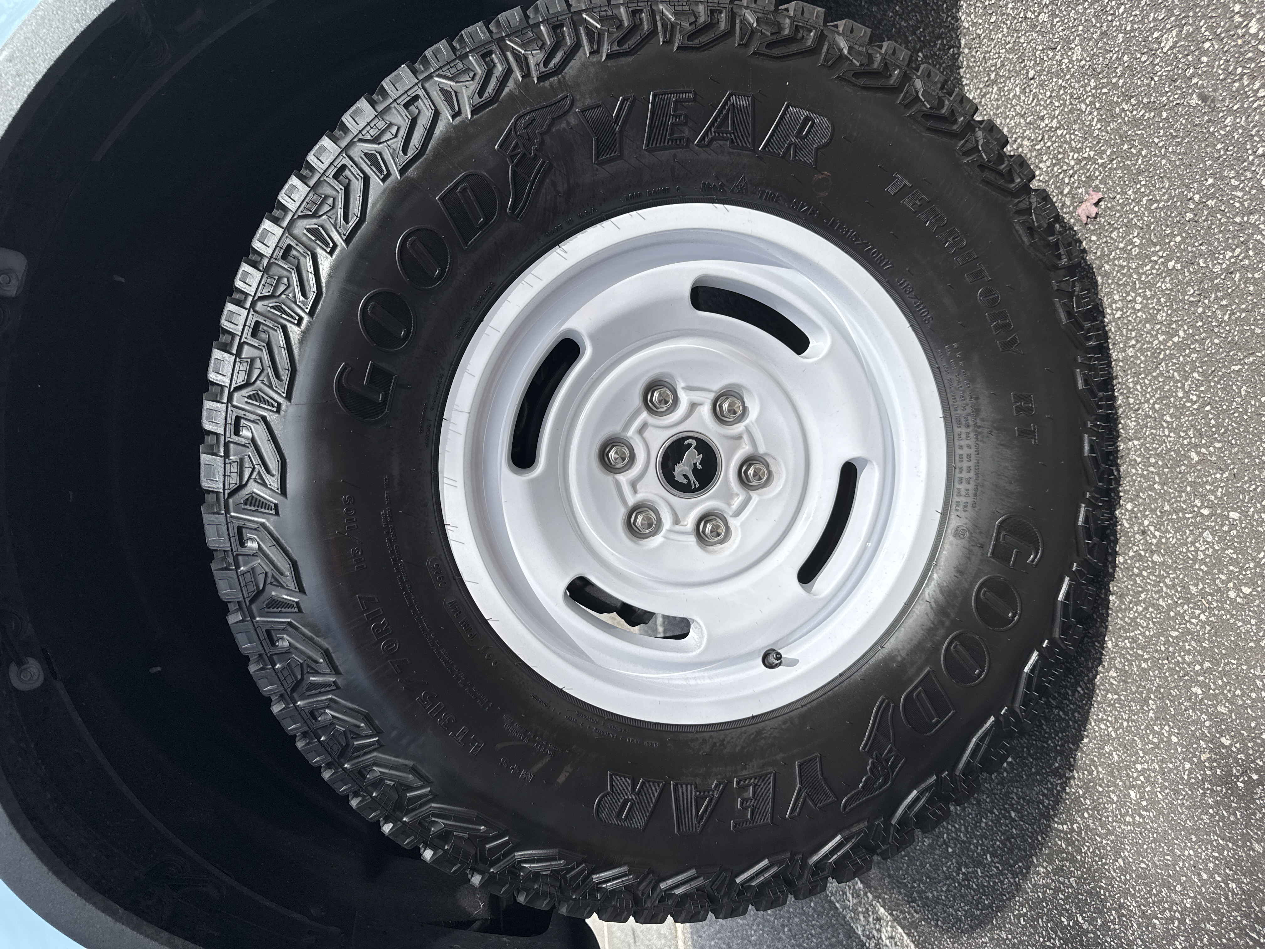 Used 2025 Ford Bronco Heritage Edition AWD/4WD image 9