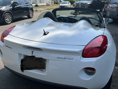 Used 2007 Pontiac Solstice Convertible w/ Premium Package RWD image 5
