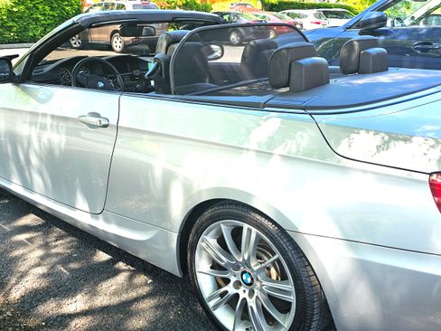 Used 2013 BMW 335i Convertible RWD image 21