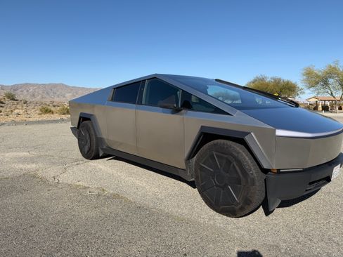 Used 2024 Tesla Cybertruck Cyberbeast AWD/4WD image 5