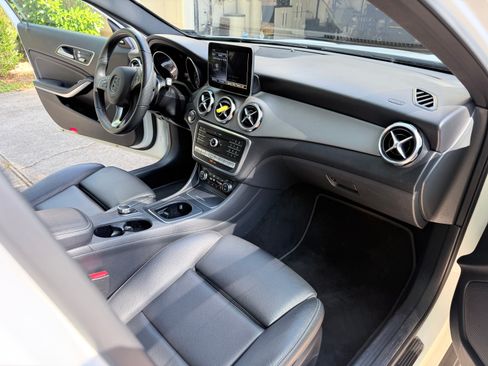 Used 2020 Mercedes-Benz GLA 250 4MATIC image 8