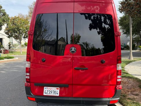 Used 2017 Mercedes-Benz Sprinter 2500 image 8
