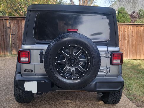 Used 2018 Jeep Wrangler Unlimited Sport S image 12