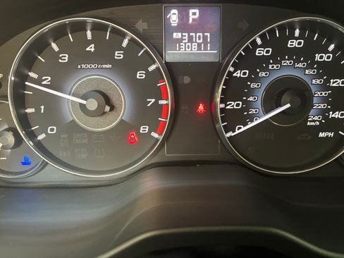 Used 2011 Subaru Outback 2.5i AWD/4WD image 4