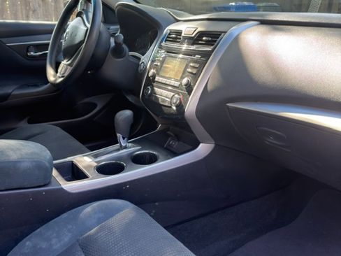 Used 2015 Nissan Altima 2.5 S w/ Power Driver Seat Package FWD image 10