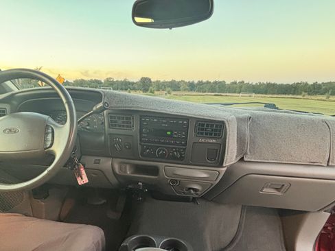 Used 2002 Ford Excursion XLT image 29