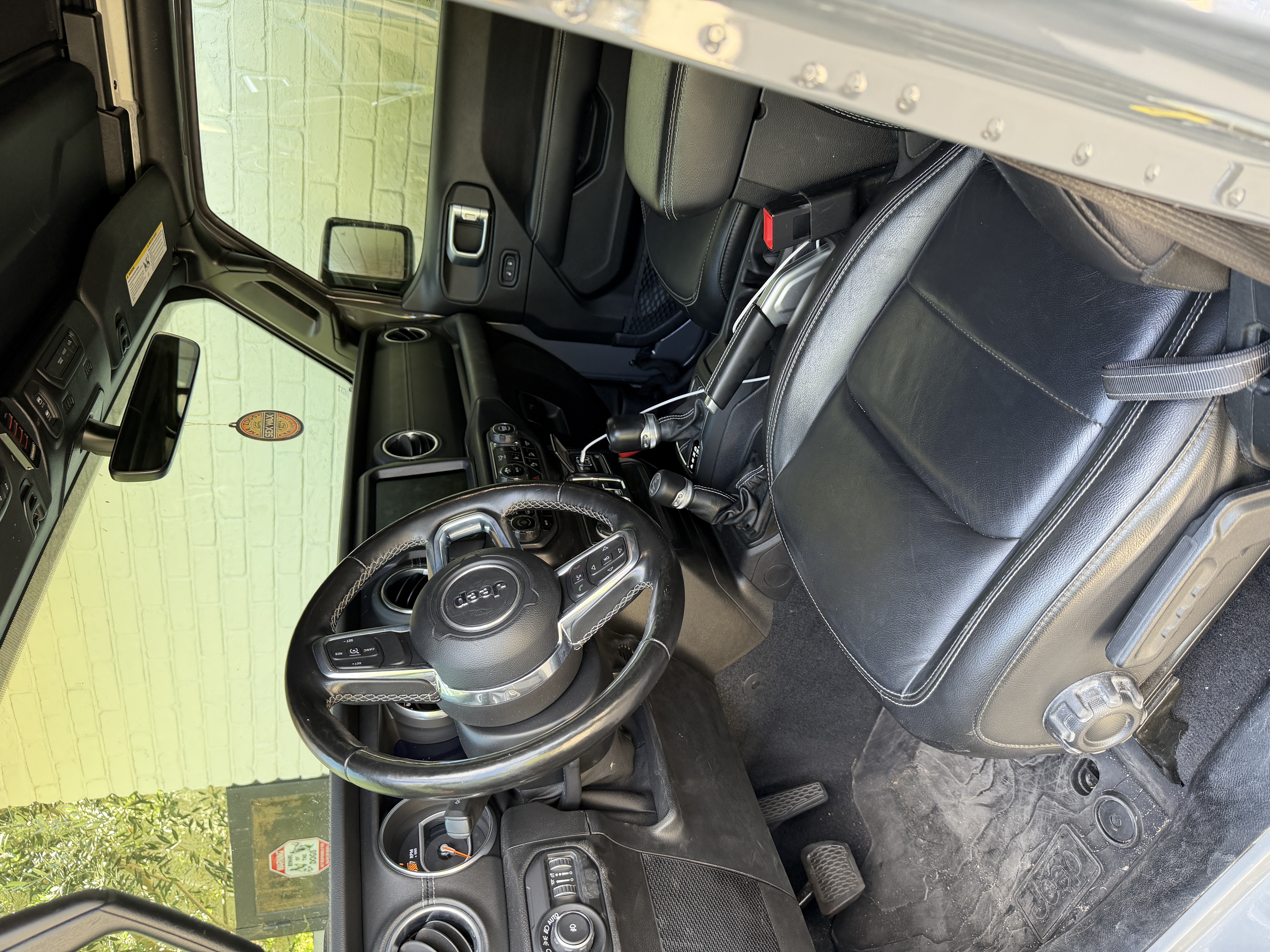 Used 2020 Jeep Wrangler Unlimited Sahara AWD/4WD image 8