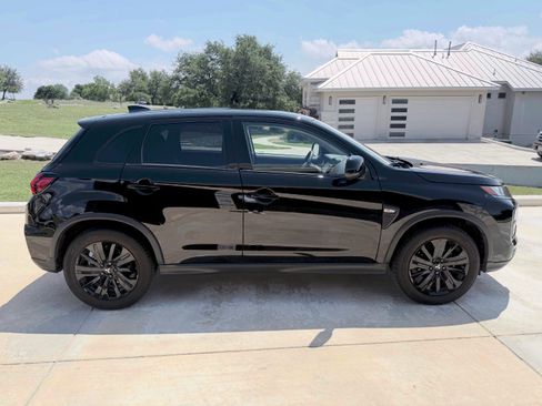 Used 2026 Mitsubishi Outlander Sport LE AWD/4WD image 4