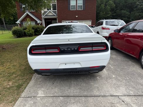 Used 2018 Dodge Challenger SXT Plus image 8