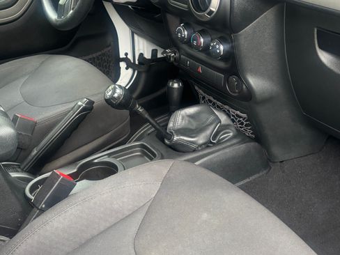 Used 2016 Jeep Wrangler Unlimited Sport AWD/4WD image 13