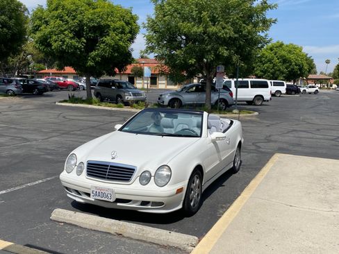 Used 2002 Mercedes-Benz CLK 320 Cabriolet image 4