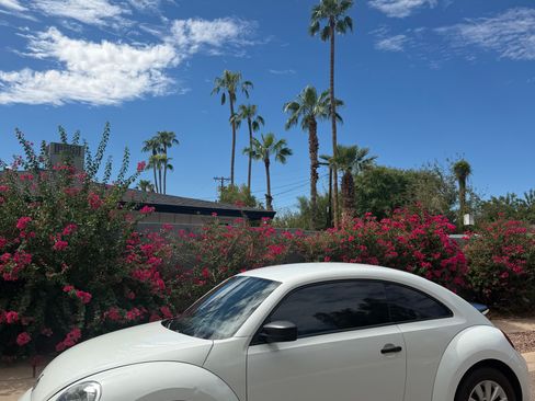 Used 2017 Volkswagen Beetle 1.8T S FWD image 2