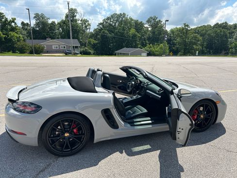 Used 2020 Porsche 718 Boxster S RWD image 12