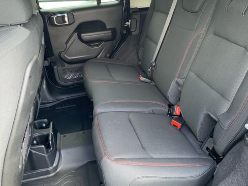 Used 2021 Jeep Wrangler Unlimited Rubicon image 18