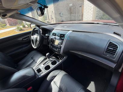 Used 2013 Nissan Altima 2.5 SL w/ 2.5 Moonroof Pkg