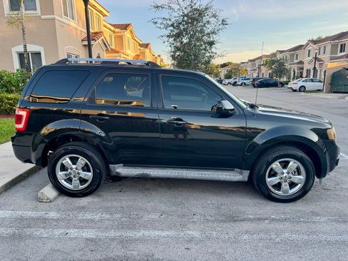 Used 2011 Ford Escape Limited w/ 302A Rapid Spec Order Code image 8
