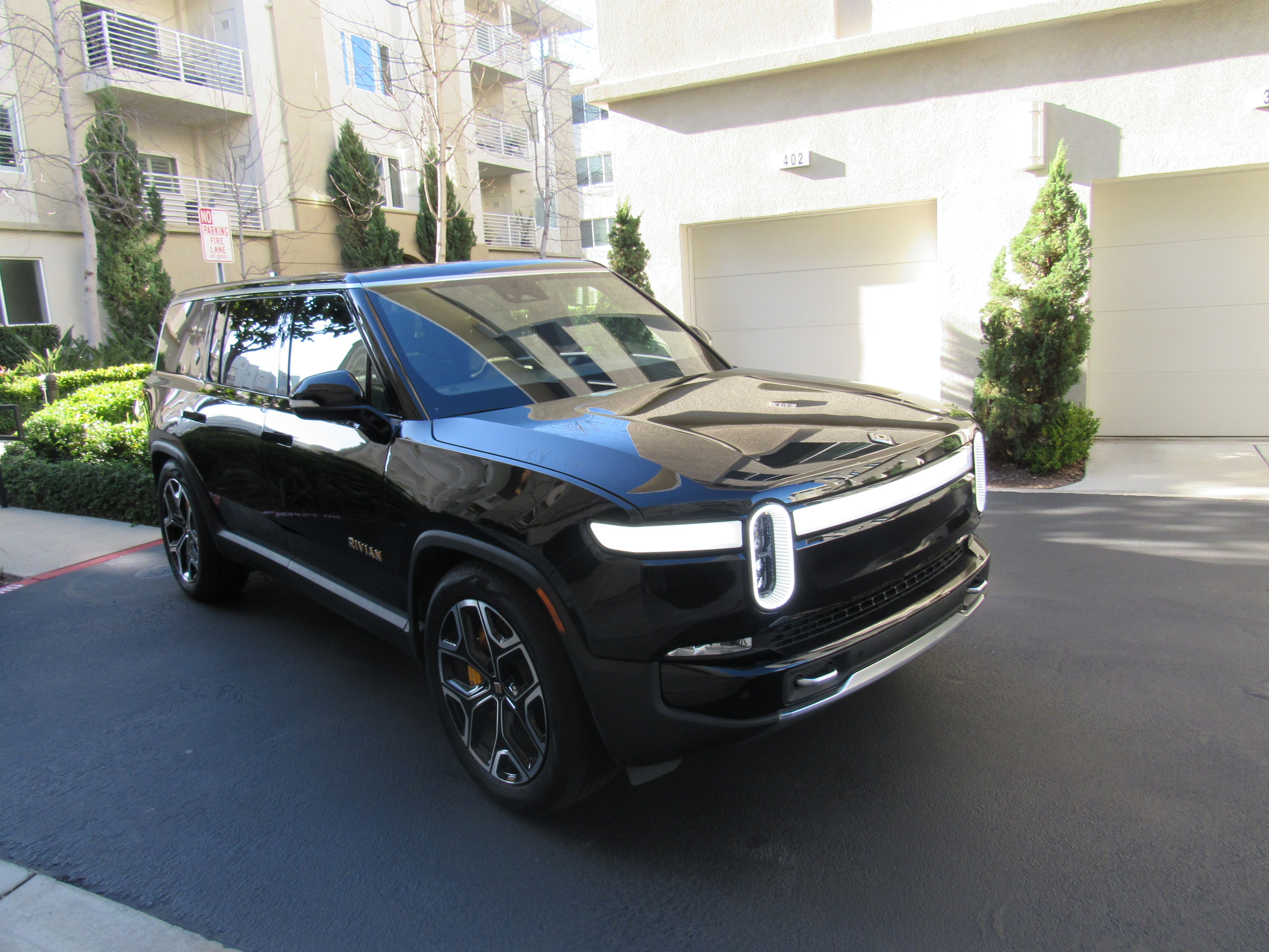 Used 2023 Rivian R1S Adventure Quad AWD/4WD image 5