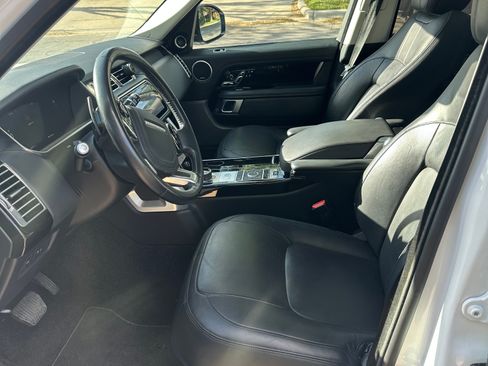 Used 2020 Land Rover Range Rover HSE image 13