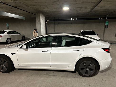Used 2022 Tesla Model 3 image 5