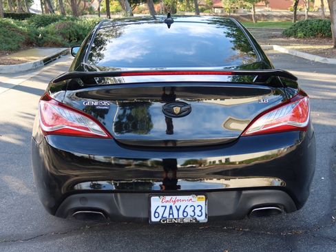 Used 2013 Hyundai Genesis 3.8 image 22